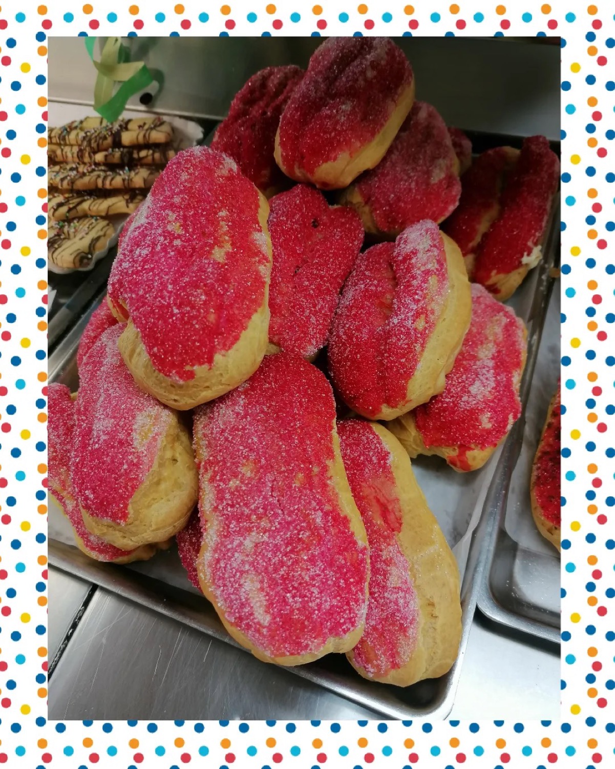 Paste glassate alla fragola Pasticceria Adriatica